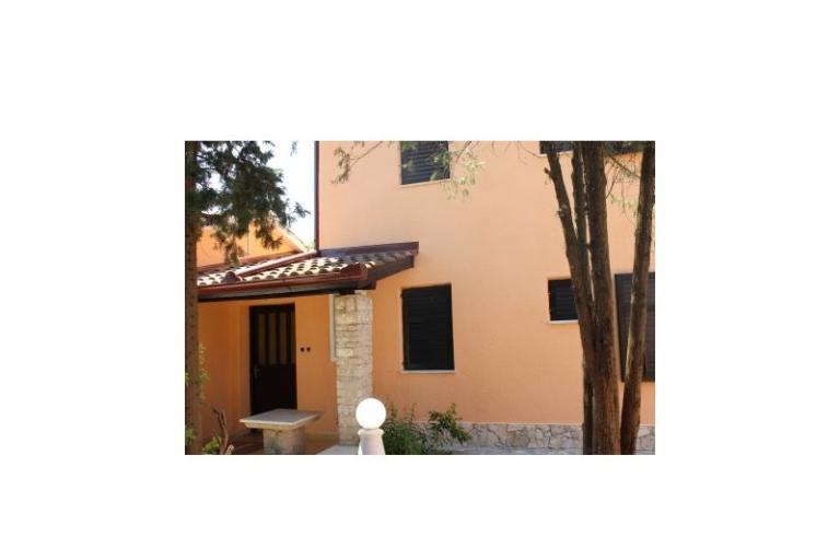 Ház with swimming pool – fotó 11