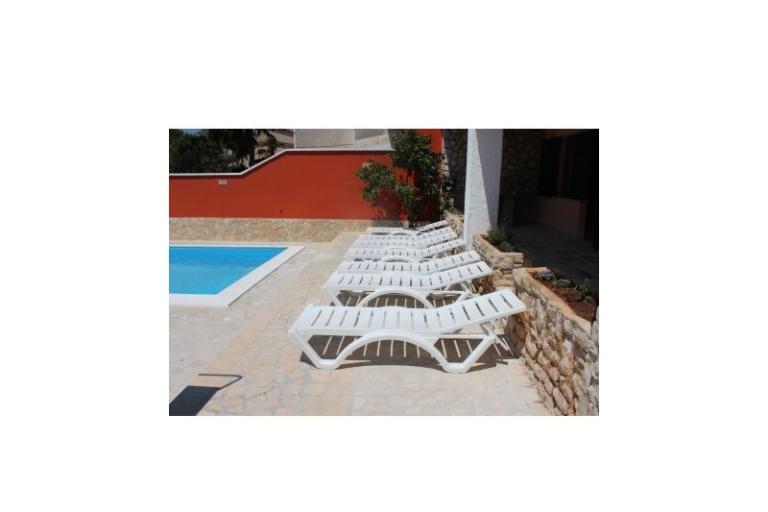 Ház with swimming pool – fotó 2