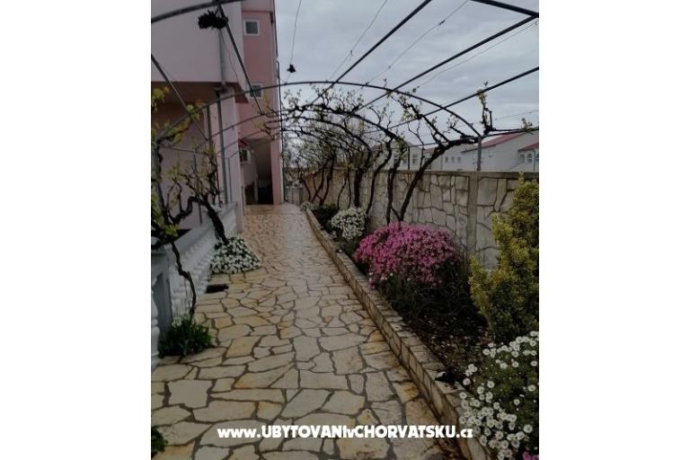 Apartmanok Sindi 1,2           APART – fotó 3