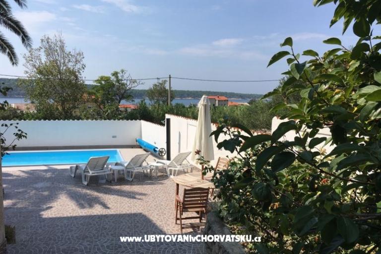 Apartmanok Anny medencével – fotó 4