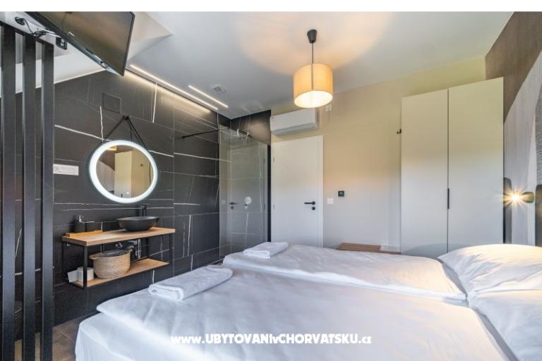 Riverside house pool jacuzi sauna – fotó 10