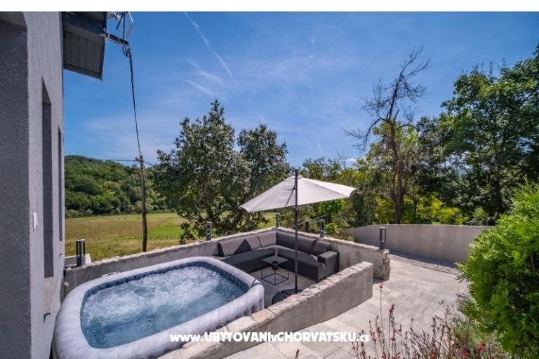 Riverside house pool jacuzi sauna – fotó 24