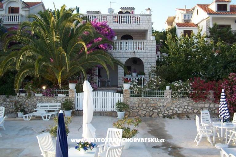 Villa Jozo Apartmanok – fotó 2