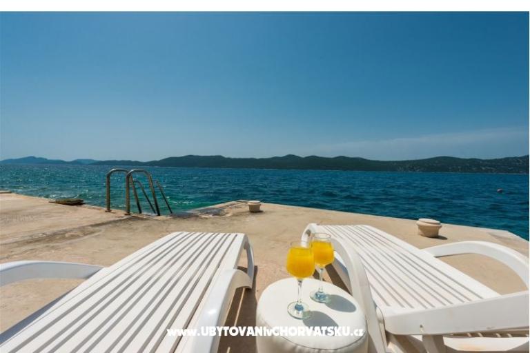 Villa Ratac Beach Apartmanok – fotó 16