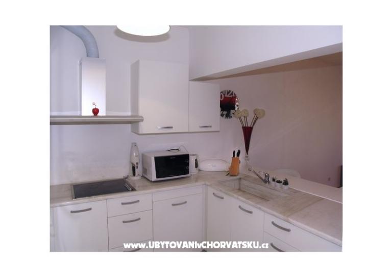 AdiOro Luxury Beachfront Apartman – fotó 6