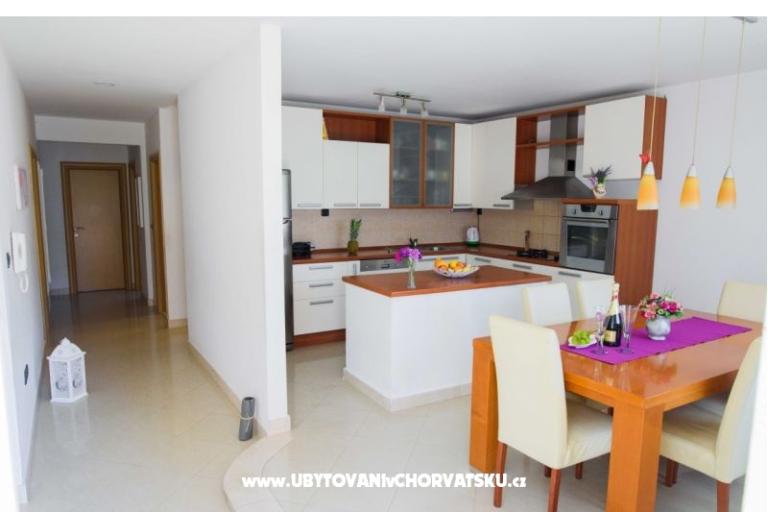 HolidayHomeSpalato-pool apartments  – fotó 15