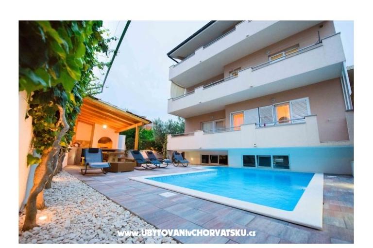 HolidayHomeSpalato-pool apartments  – fotó 3