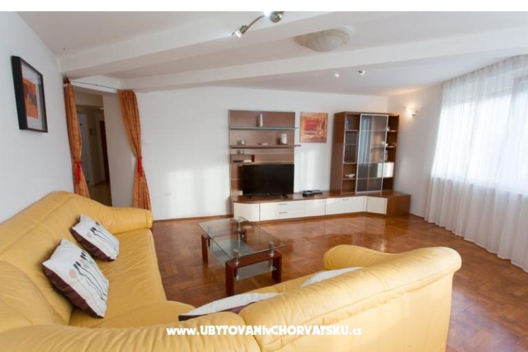 Spacious Apartman in City Center  – fotó 3