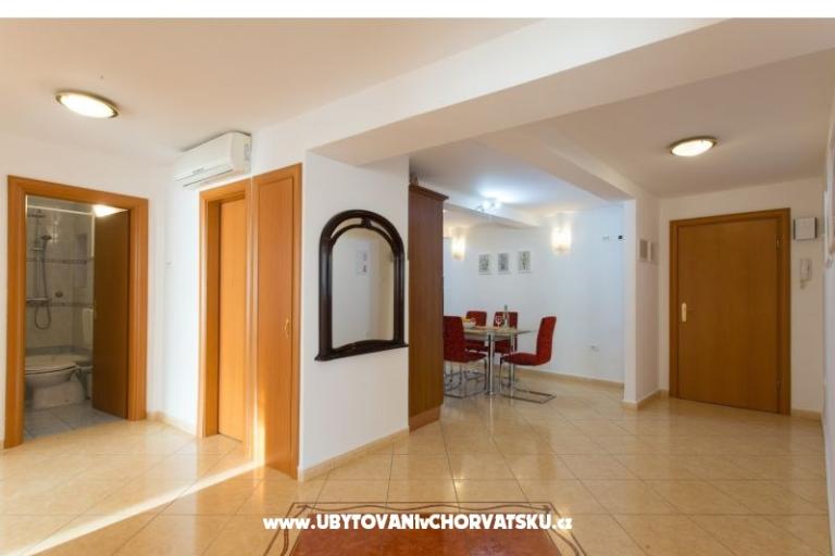 Spacious Apartman in City Center  – fotó 6