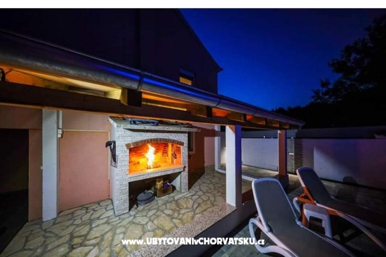 Apartman ANAI with private  pool – fotó 16