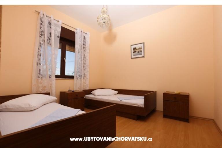 Baković - a strandon – fotó 11