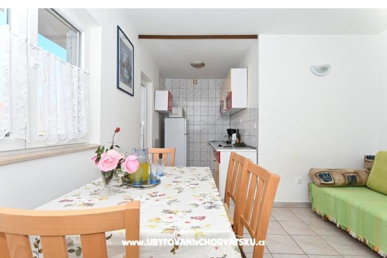 Arbanija Apartmanok – fotó 3