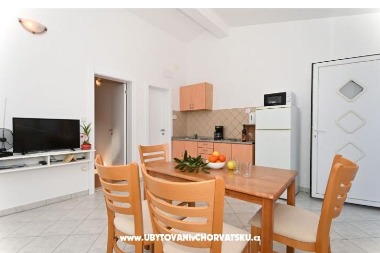 Arbanija Apartmanok – fotó 9