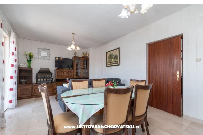 Lola Apartmanok – fotó 6