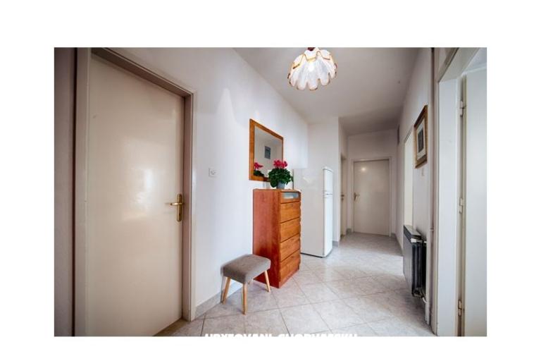 Čobrnić Szobák i Apartmanok – fotó 7