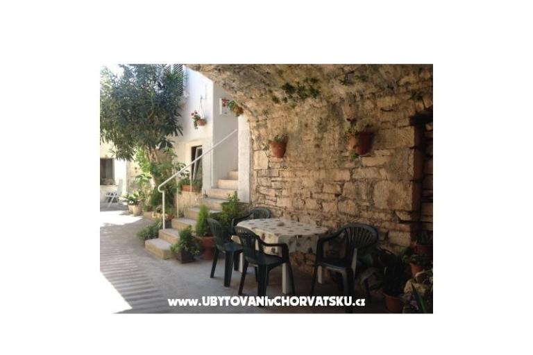Apartmanok Stone Ház – fotó 2