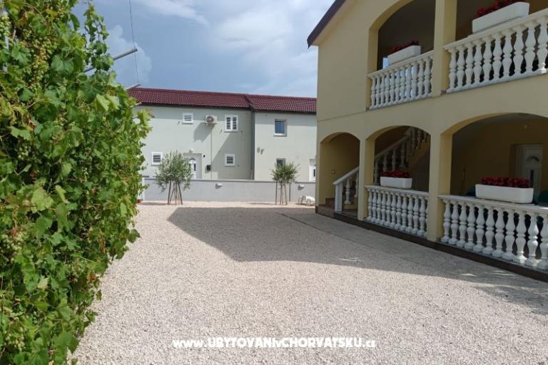 APARTMANI HELENA OASIS VIR – fotó 30