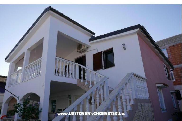 Apartmanok Karolina – fotó 3