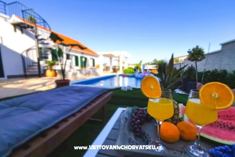 Vakáció  Diana +pool+jacuzzi – fotó 13