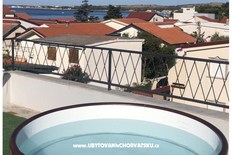 JACUZZI Family Apartman – fotó 3