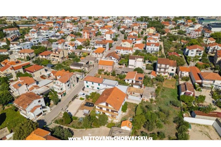 Vila Dinka – fotó 6