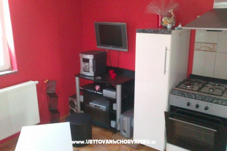 Apartmanok with swimming pool-Crno – fotó 5