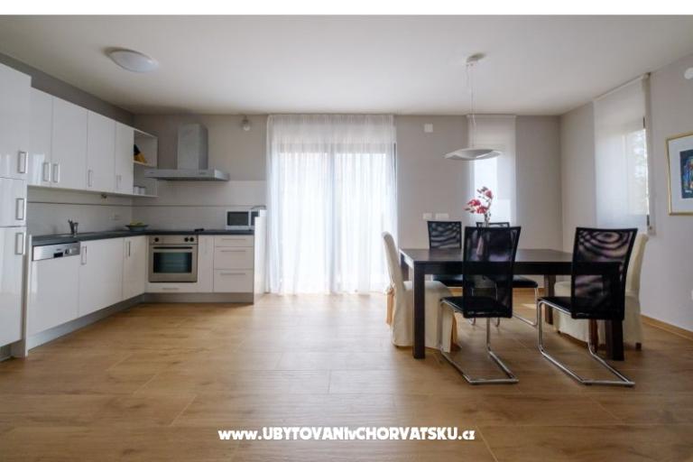 LUANA – fotó 15
