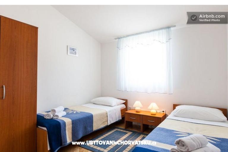 Luton Apartmanok – fotó 12