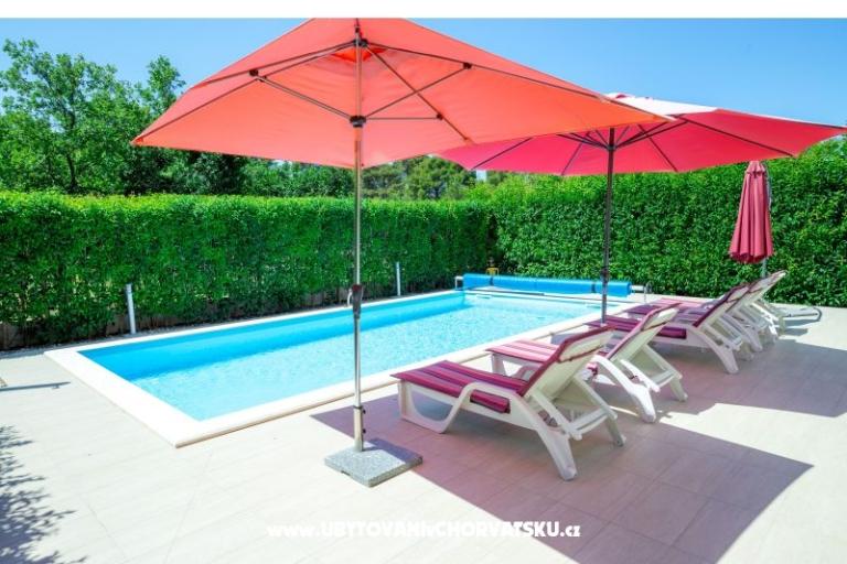 Apartman medencével ViGo – fotó 3