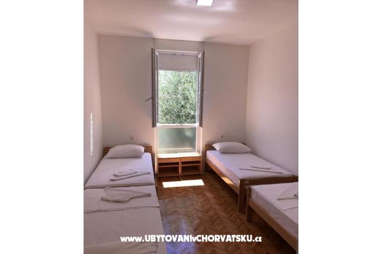 Bossina Zaostrog – fotó 4